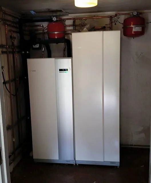 Installera vit vattenpump hos kund